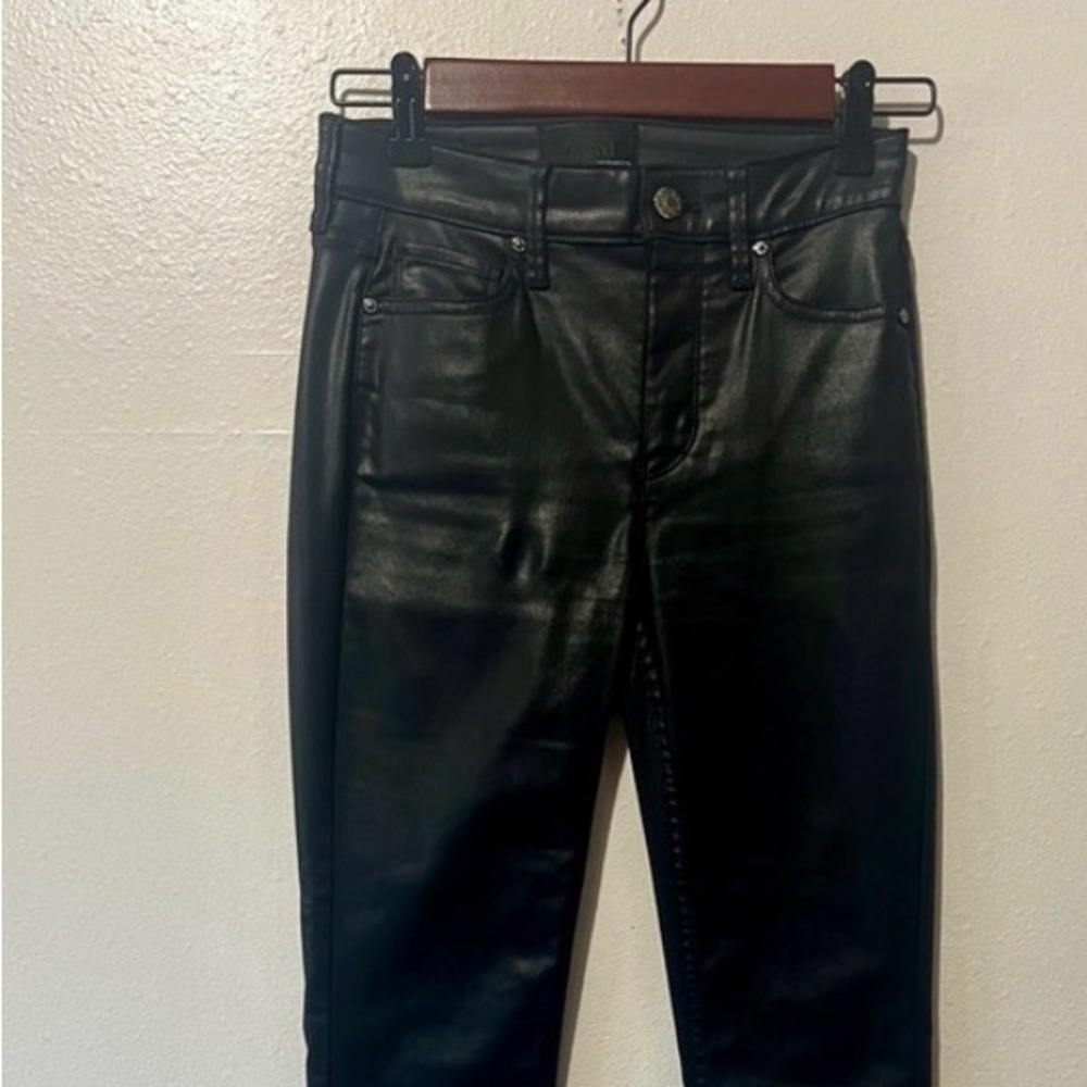 White House Black Market Coated High Rise Skinny jeans - Size 00 (24")